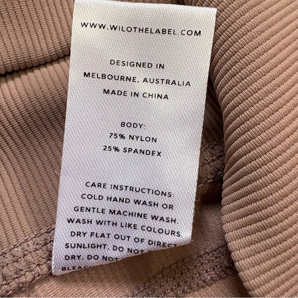 WILO The Label High Waist Bike Shorts Side Pockets Medium - Picture 4 of 8